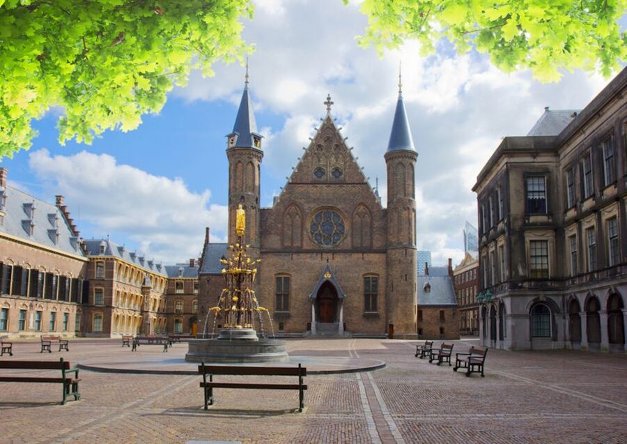 From Amsterdam: Rotterdam and The Hague Tour in Spanish - Rotterdam, rebuilt with imagination