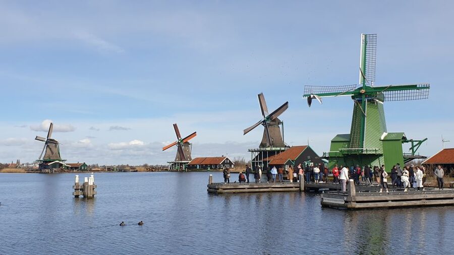 From Amsterdam: Small Group Zaanse Schans and Volendam Tour - Small details that make the day better