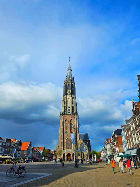 From Amsterdam: Tulip Tour Keukenhof & City Tour Delft - Free time around Delft’s market square