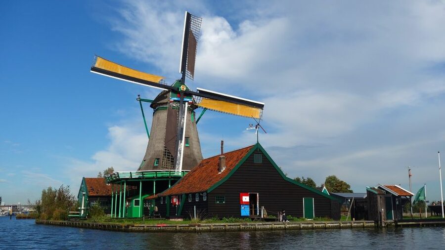From Amsterdam: Windmills, Volendam, & Marken Private Tour - Marken and its houses on wooden poles