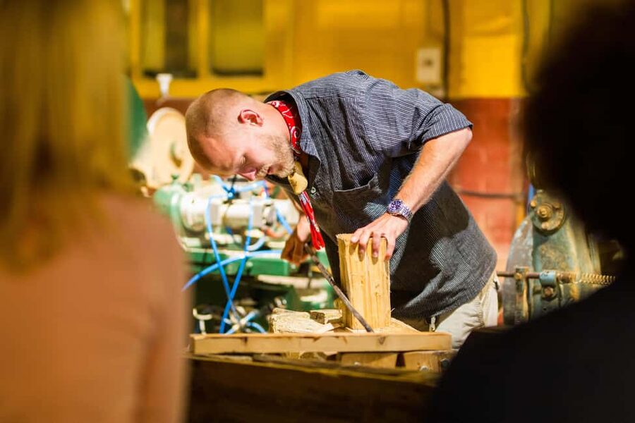 From Amsterdam: Zaanse Schans, Volendam, and Marken Day Trip - Clogs, cheese, and Dutch working traditions