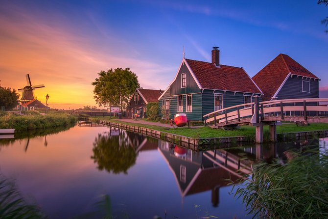 From Amsterdam: Zaanse Schans, Volendam, Giethoorn with Boat Tour - Key points at a glance