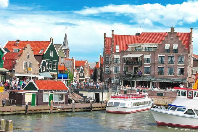 From Amsterdam: Zaanse Schans, Volendam, Giethoorn with Boat Tour - The guides make a major difference