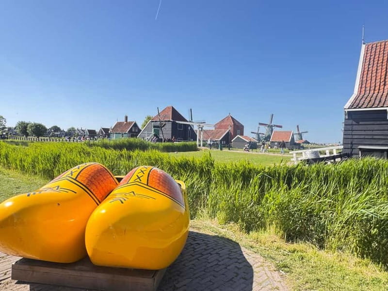 From Amsterdam: Zaanse Schans Windmills & More - E-Bike Tour - Landsmeer and Twiske: the ride becomes the attraction