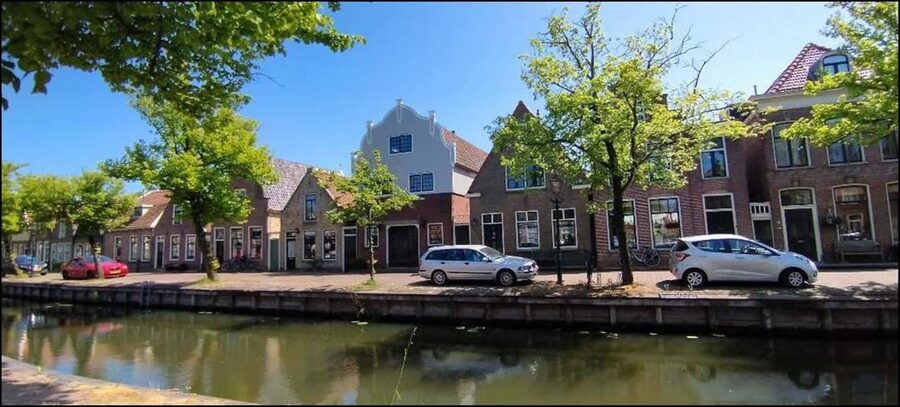 Full-day excursion to Edam, Volendam, and Marken - Volendam’s boats and tourist energy
