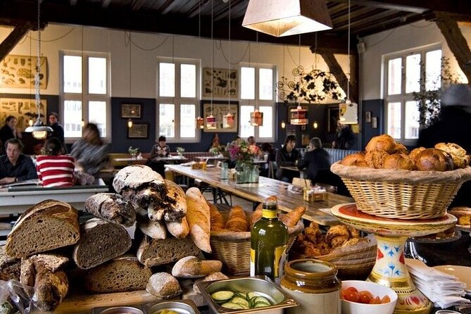 Full-Day Trip From Amsterdam to Keukenhof, Zaanse Schans + Cruise - Cheese tasting at Catharina Hoeve