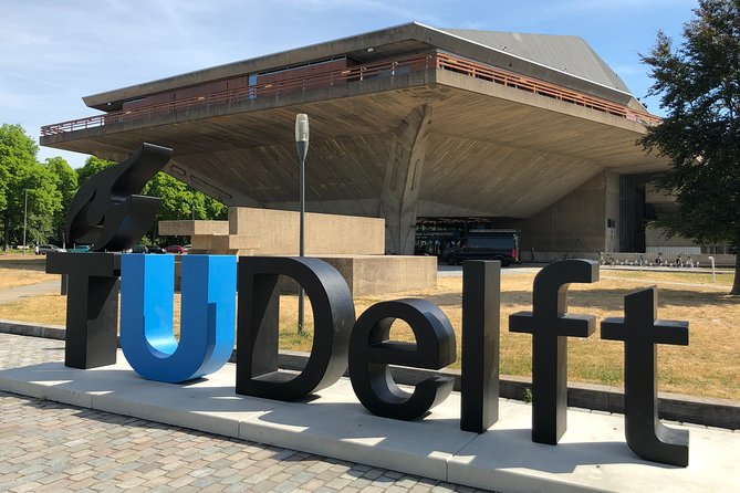 Get the best out of Delft by creating memories during our private walking tour! - Starting beneath the Nieuwe Kerk