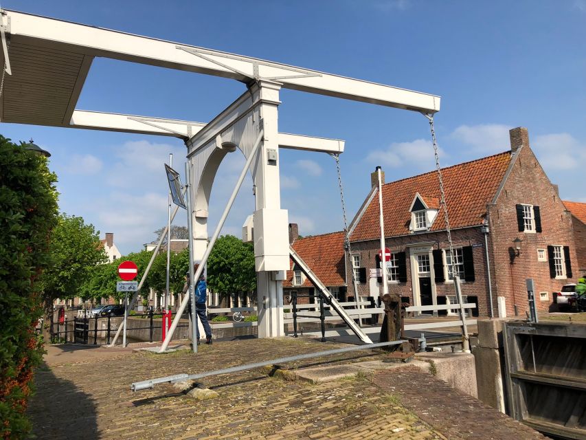 Giethoorm & Exploring the North of The Netherlands Tour - Should you book the Giethoorn and Hasselt tour?