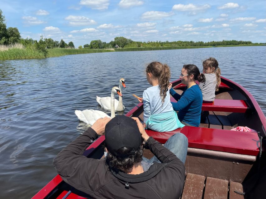 Giethoorm & Exploring the North of The Netherlands Tour - Giethoorn by boat, then by foot