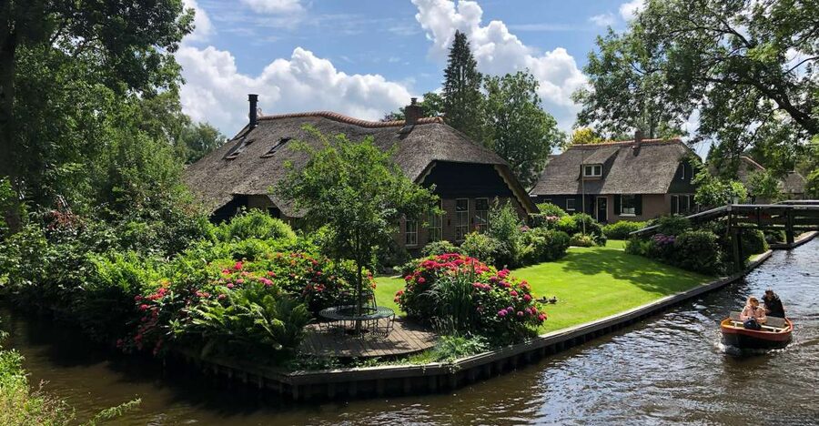Giethoorm & Exploring the North of The Netherlands Tour - The private minivan changes the value