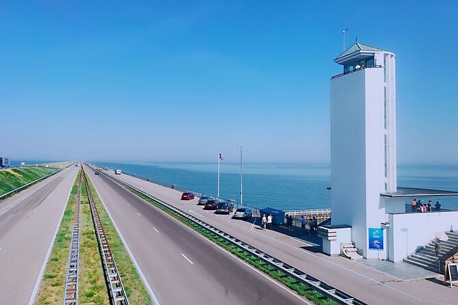 Giethoorn, Afsluitdijk, Zaanse Schans Day Tour Incl Hotel Pick Up - Giethoorn: canals, bridges, and a slower afternoon