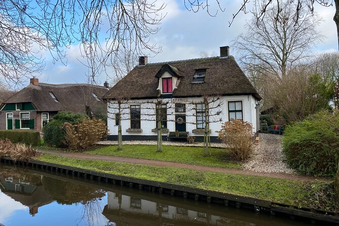 Giethoorn and Zaanse Schans Day Tour Small Group Incl. Boat Ride - Guides, comfort, and the small-group feel