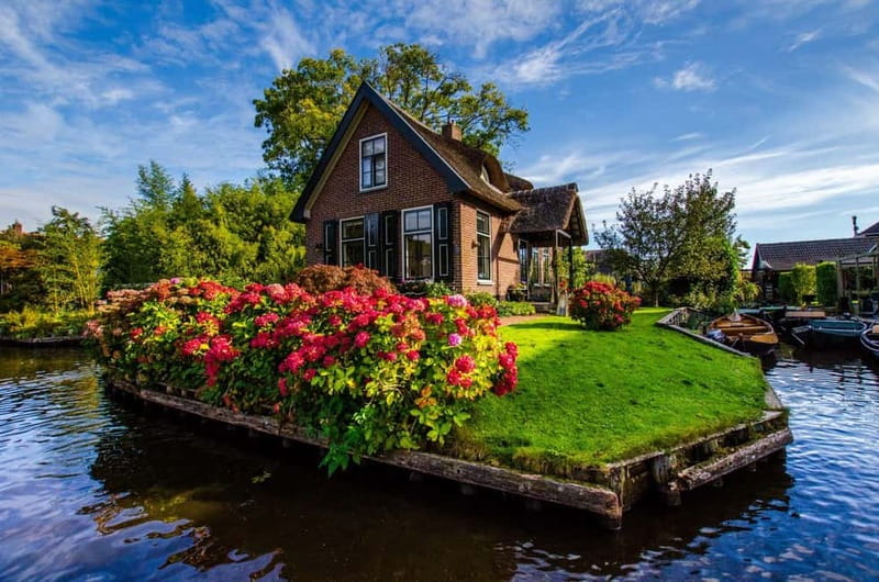 Giethoorn: Canal Cruise & lake Tour & Sightseeing Village - Starting on Hylkemaweg at the village boulevard