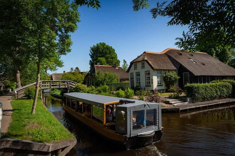 Giethoorn: Canal Cruise & lake Tour & Sightseeing Village - Who will enjoy this Giethoorn experience?
