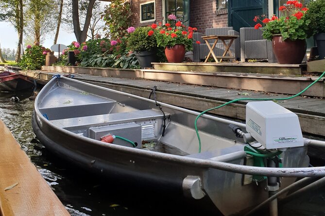 Giethoorn Day Tour from Amsterdam with Small Boat Ride - Who will enjoy this tour most