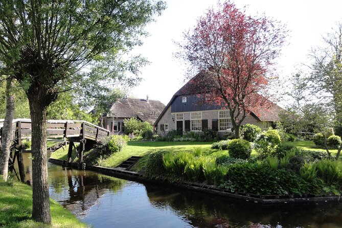 Giethoorn Day Trip from Amsterdam With Cruise and Cheeseplatter - Should you add the Amsterdam canal cruise?