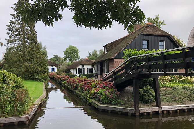 Giethoorn, Private Boat Tour & Exploring the North Netherlands - Small details that improve the day