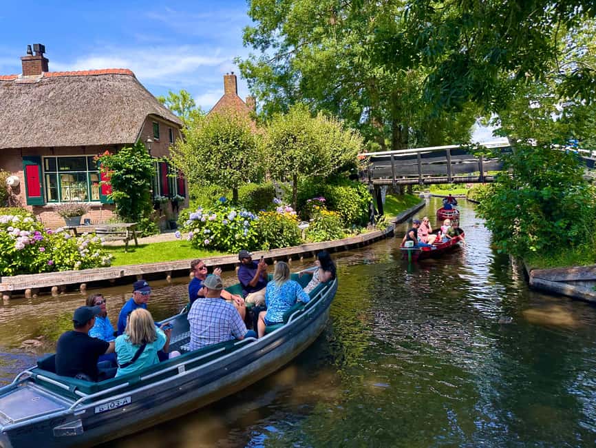 Giethoorn: Round trip from Amsterdam optional guided cruise - The coach ride to Giethoorn