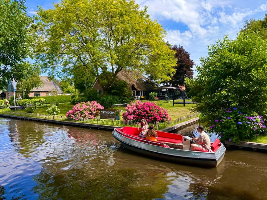 Giethoorn: Round trip from Amsterdam optional guided cruise - Adding the one-hour guided canal cruise