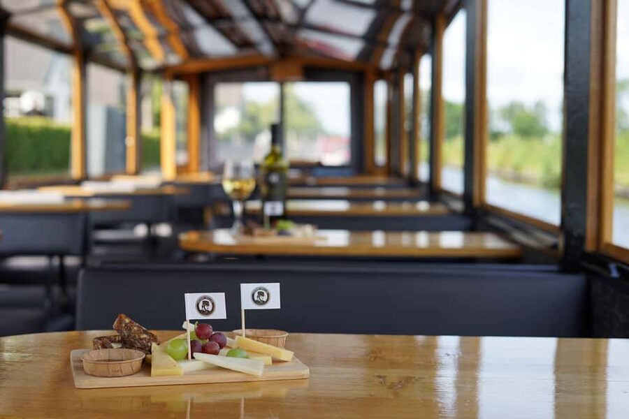 Giethoorn: Sightseeing Boat Tour - Is $12 good value?