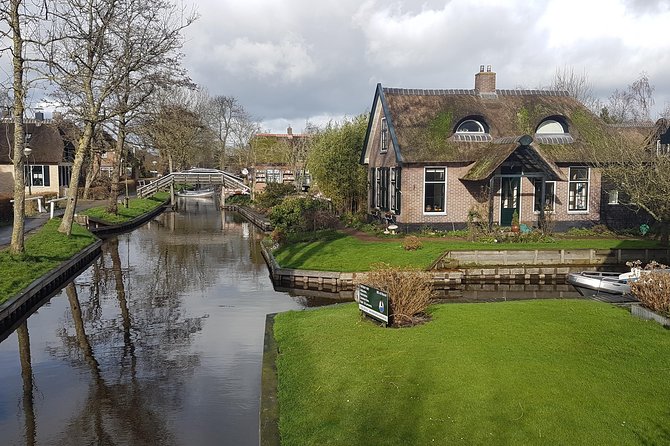 Giethoorn Small-Group Tour from Amsterdam (Max. 8 People) - The Zandvoort option changes the shape of the day