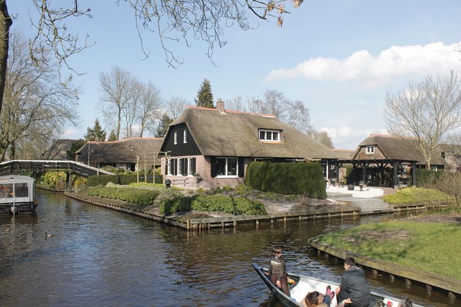 Giethoorn, Zaandam & Zaanse Schans Day Tour w/ Small Boat Ride - Cheese tasting at Catharina Hoeve