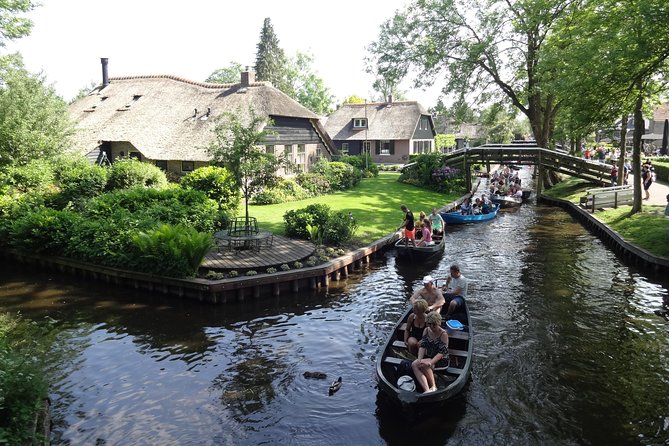 Giethoorn, Zaandam & Zaanse Schans Day Tour w/ Small Boat Ride - Giethoorn by small electric boat