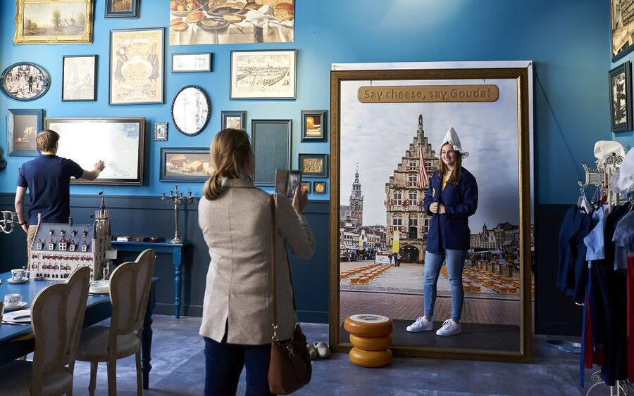 Gouda: Gouda Cheese Experience Entry Ticket - From the polder to the cheese market