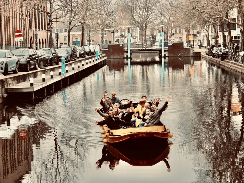 Gouda: Open Boat City Canal Cruise - Nine historic sites without a long walking tour