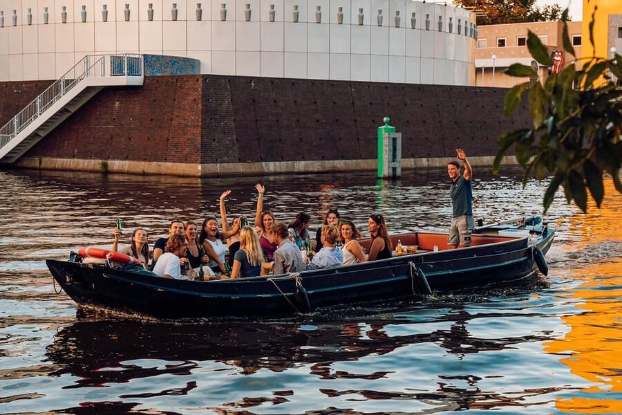 Groningen: City canal cruise (with unlimited drinks) - Setting off from Schuitendiep 1022