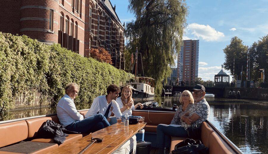 Groningen: City canal cruise (with unlimited drinks) - Who will enjoy this Groningen cruise?