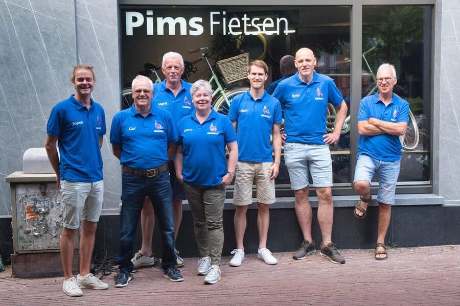 Groningen: City Highlights Bike Tour - Oosterparkwijk adds a local side of town