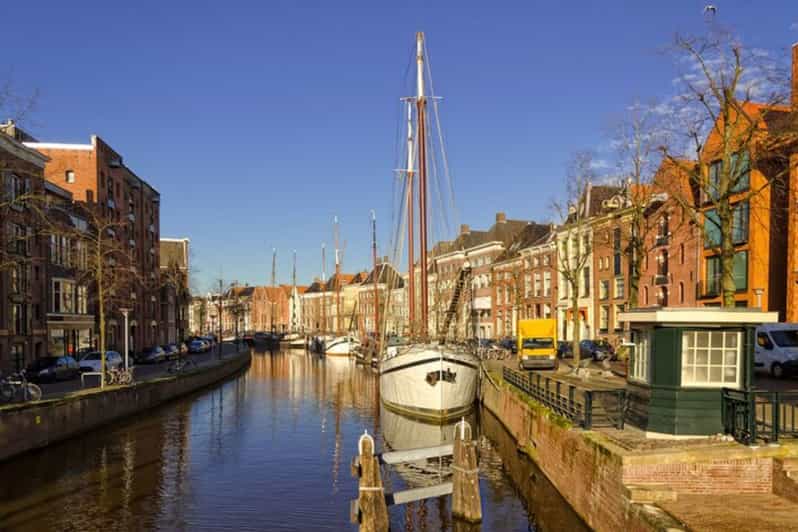 Groningen: Private custom tour with a local guide - A private introduction to Groningen