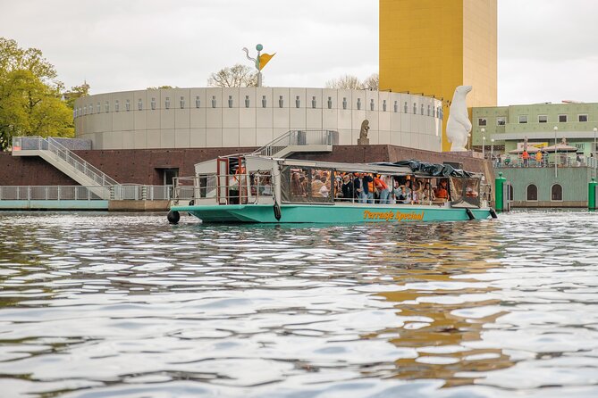 Groningen: Terrace Boat Experience with a Cozy Bar: 1 hour - Rain protection, Wi-Fi, and the onboard restroom