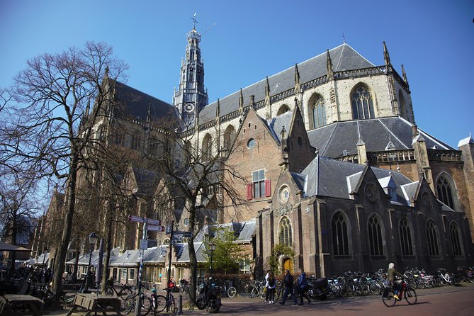 Guided Food Tour Haarlem (4-8 guests) - Old City - The guide’s role, from Daan to Rene
