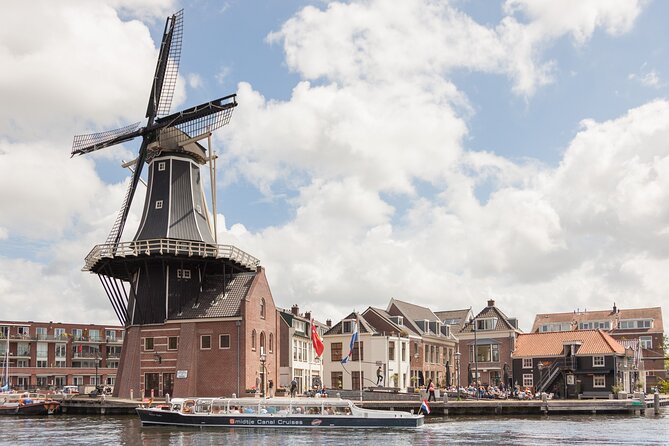Haarlem Cheese and Wine Cruise - What you actually receive with the wine and cheese
