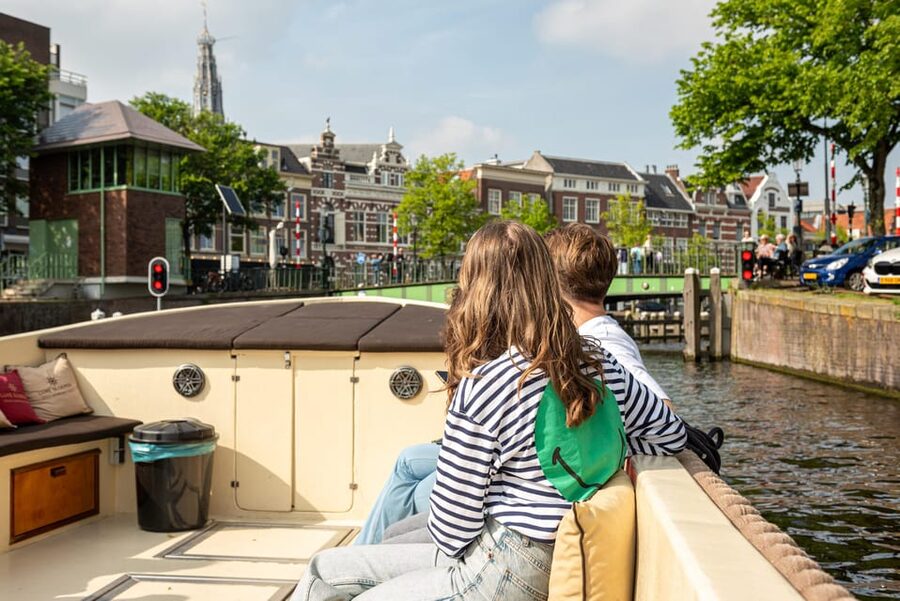 Haarlem: De Adriaan Windmill Tour + Open Canal Cruise - Passing Teylers Museum from the water
