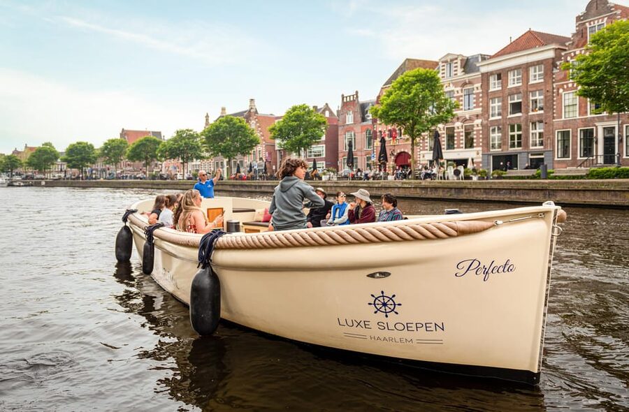 Haarlem: De Adriaan Windmill Tour + Open Canal Cruise - Returning to De Adriaan after 100 minutes