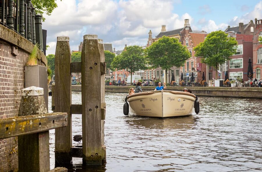 Haarlem: De Adriaan Windmill Tour + Open Canal Cruise - Weather, clothing, and comfort on the open boat