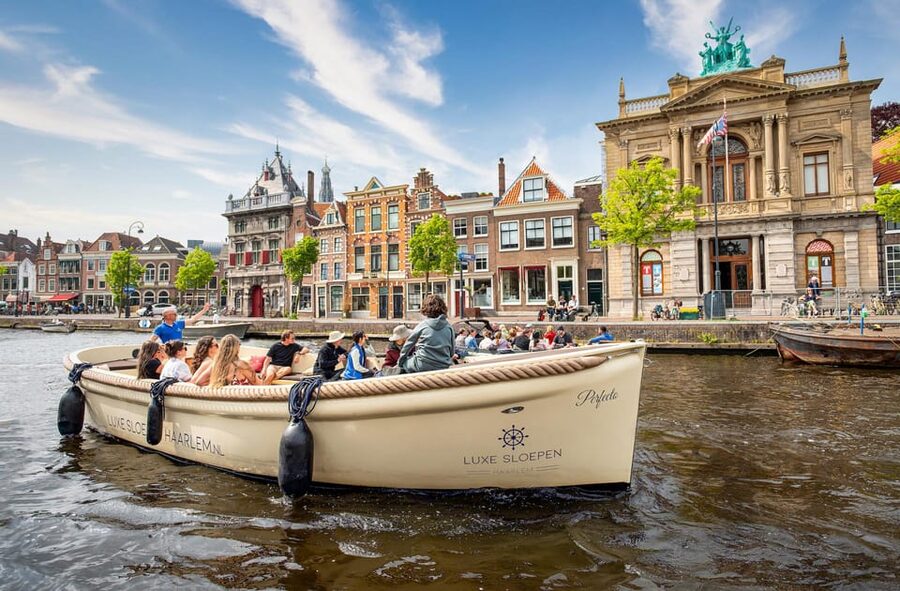 Haarlem: De Adriaan Windmill Tour + Open Canal Cruise - Climbing De Adriaan for the city view