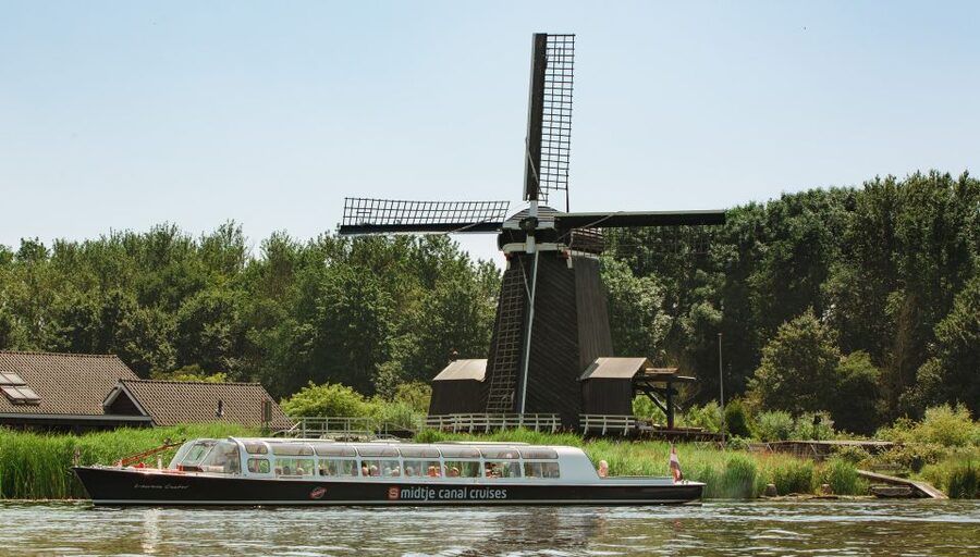 Haarlem: Dutch Windmill & Spaarne River Sightseeing Cruise - Boat comfort in Dutch weather