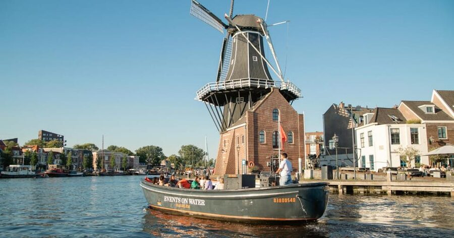 Haarlem Private Canal Tour with Bites and Unlimited Drinks - Key points at a glance