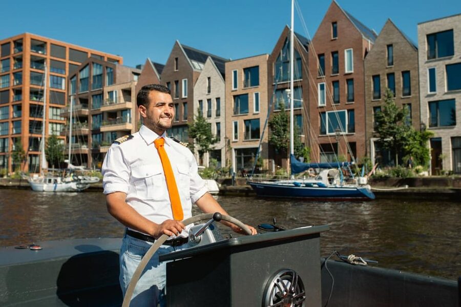 Haarlem: Sightseeing Boat Tour with Snacks and Drinks - Is $34 a fair price?