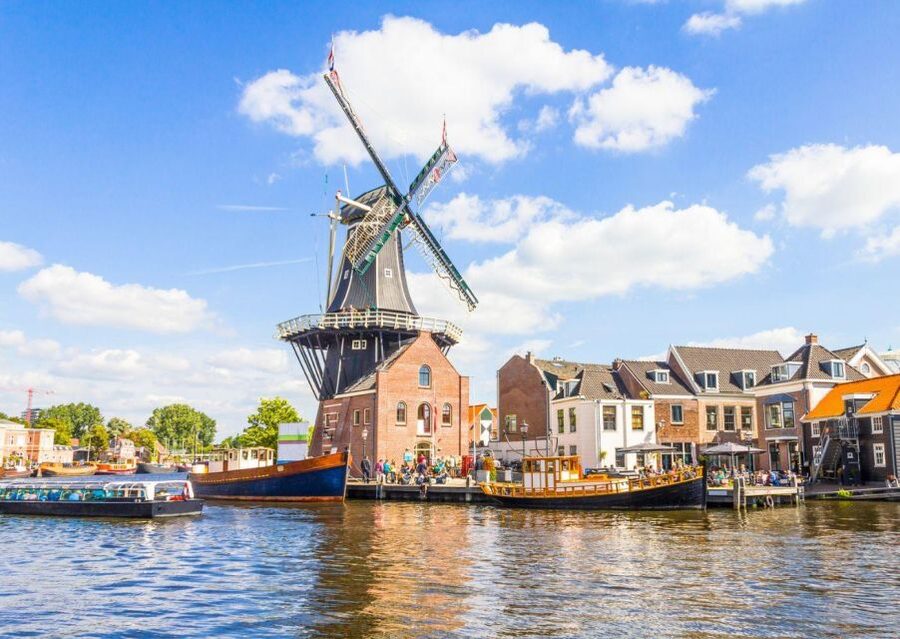 Haarlem: Sightseeing Canal Cruise through the City Center - De Adriaan, Haarlem’s most recognizable windmill view