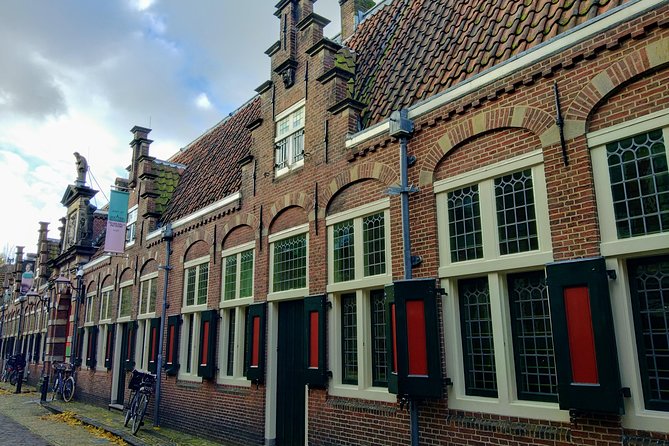 Haarlem Walking Tour. Unknown and Surprising - Begijnhof and a preserved piece of women’s community life