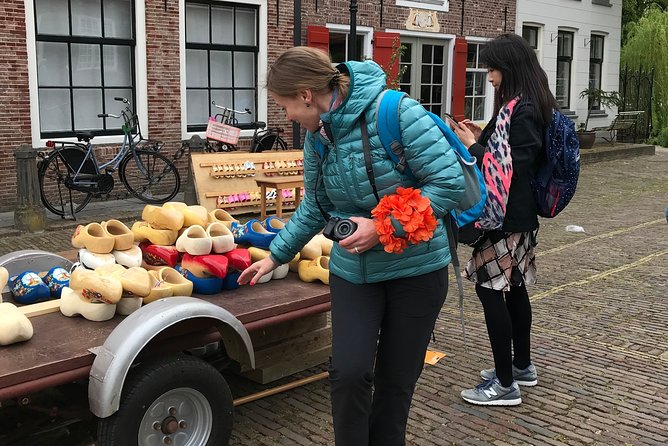Half-Day Edam and Volendam Private Walking Tour from Amsterdam - What a private guide adds