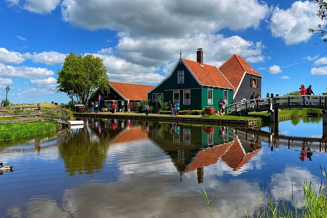 Half-Day Private Guided Sightseeing Tour of Zaanse Schans - Meeting at Amsterdam Centraal and taking the train