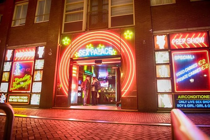 Half-Day Tour of Red Light District and Jordaan District with Private Guide in Amsterdam - Jordaan streets and the Anne Frank story