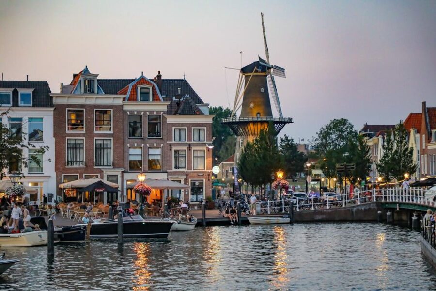 Historical Leiden: Private Walking Tour with a Local Guide - Key points at a glance
