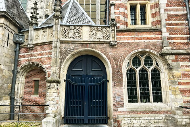 Historical Walking Tour, private with local Dutch guide - Starting at the Weeping Tower and the old sea wall